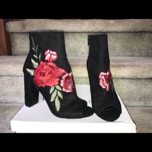 Open-toed flower booties